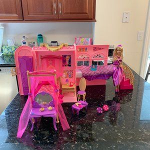 Barbie Princess Charm School Bedroom and Bath Playset with RARE Dalancy Doll